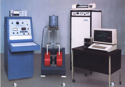 آشنایی با دستگاه اندازه‌گیری خواص مغناطیسی (VSM)